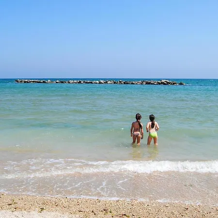 בית נופש Four-bedroom Holiday In